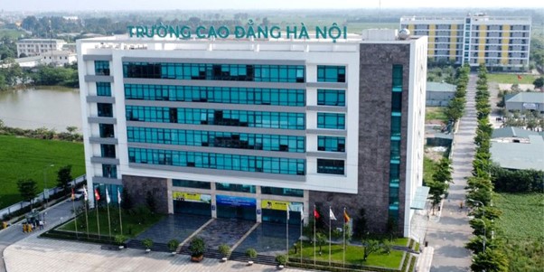 Trường Cao Đẳng Hà Nội với chương trình học tập chuẩn quốc tế, cam kết sinh viên ra trường có việc làm.