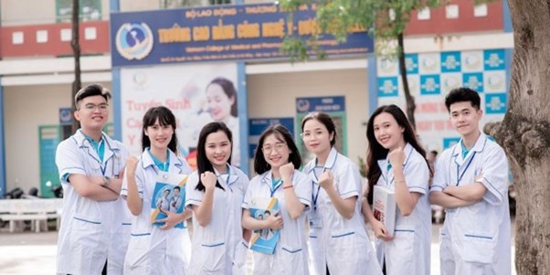 Trường Cao đẳng Công nghệ Y Dược Việt Nam là một trong những trường tốt nhất khu vực miền Bắc về đào tạo Y Dược