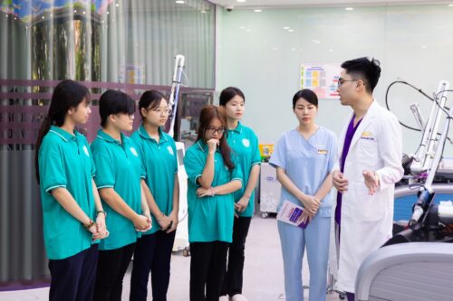 Sinh viên HNC được cập nhật các kiến thức v?thẩm m? phong cách và xu hướng mới nhất